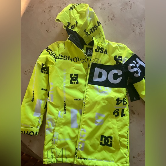 DC Other - DC ski/snowboarding jacket - new with tags